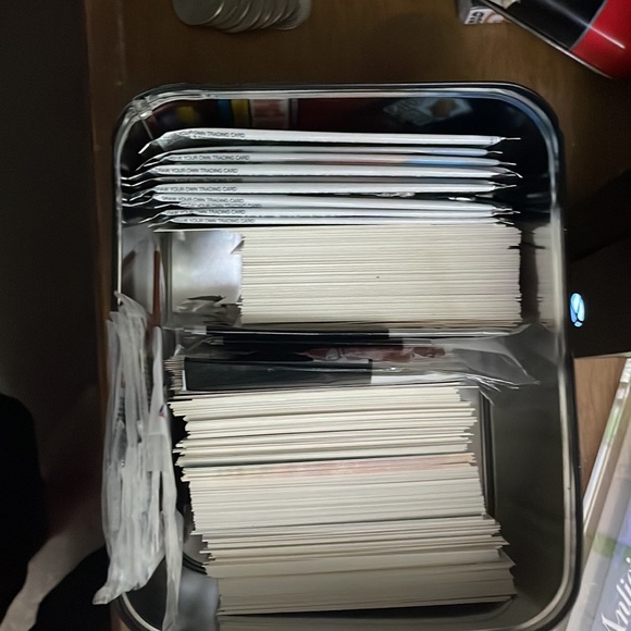 Michael Jordan Tin Basketball Playing Card Set - Picture 6 of 7